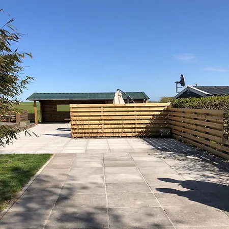 Alpehytte In Wiringherlant With Garden Terrace Hippolytushoef